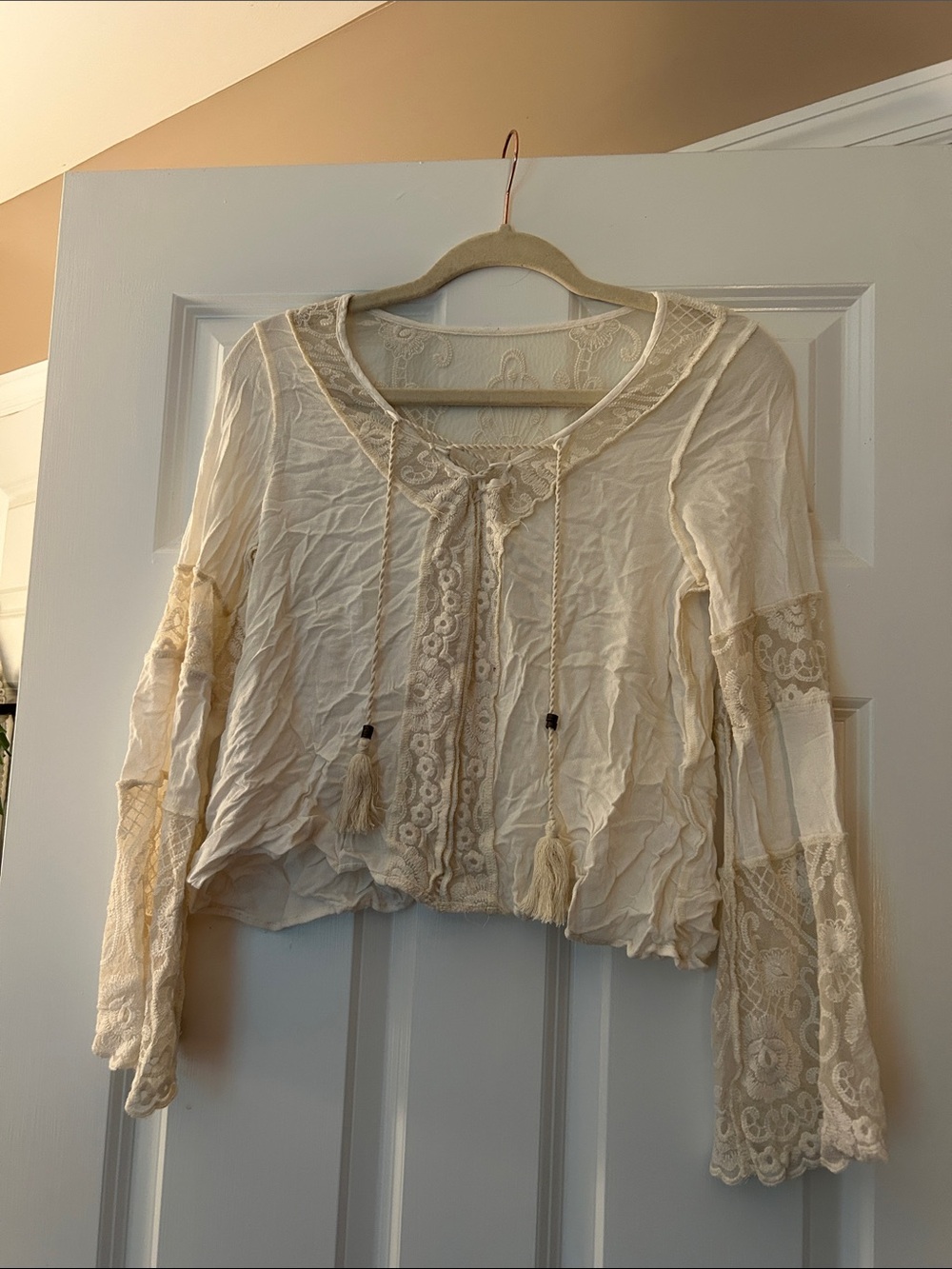(no size/tag) boho cream lace bell bottom sleeve blouse